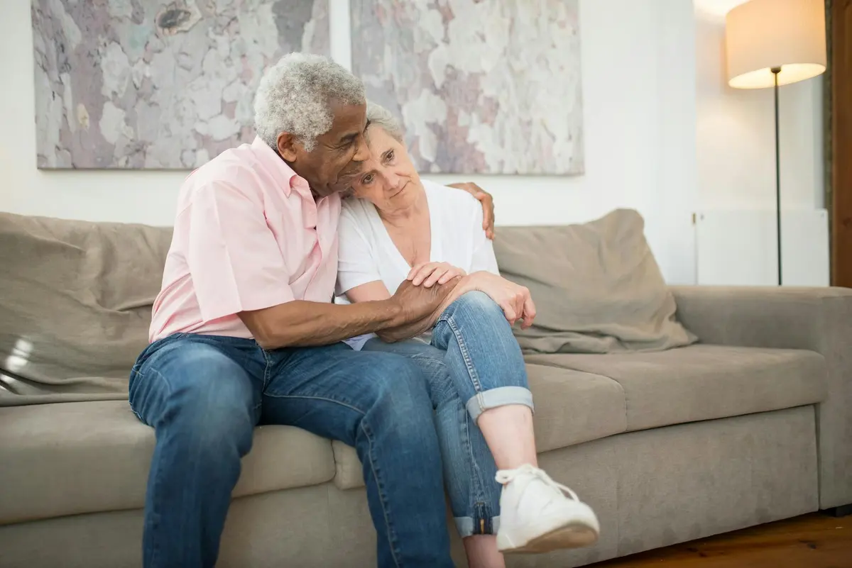 Emotional Distance in a Relationship: Rebuild closeness through small proof
